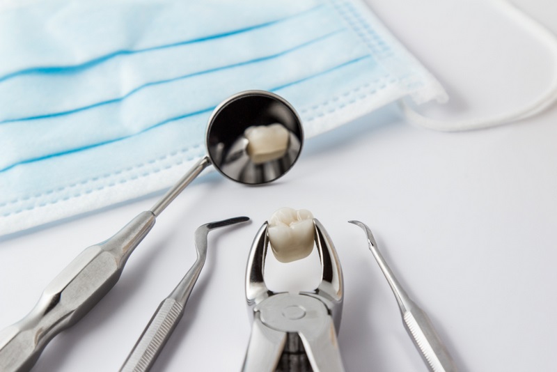 Необходимо ли удалять зубы при исправлении прикуса?